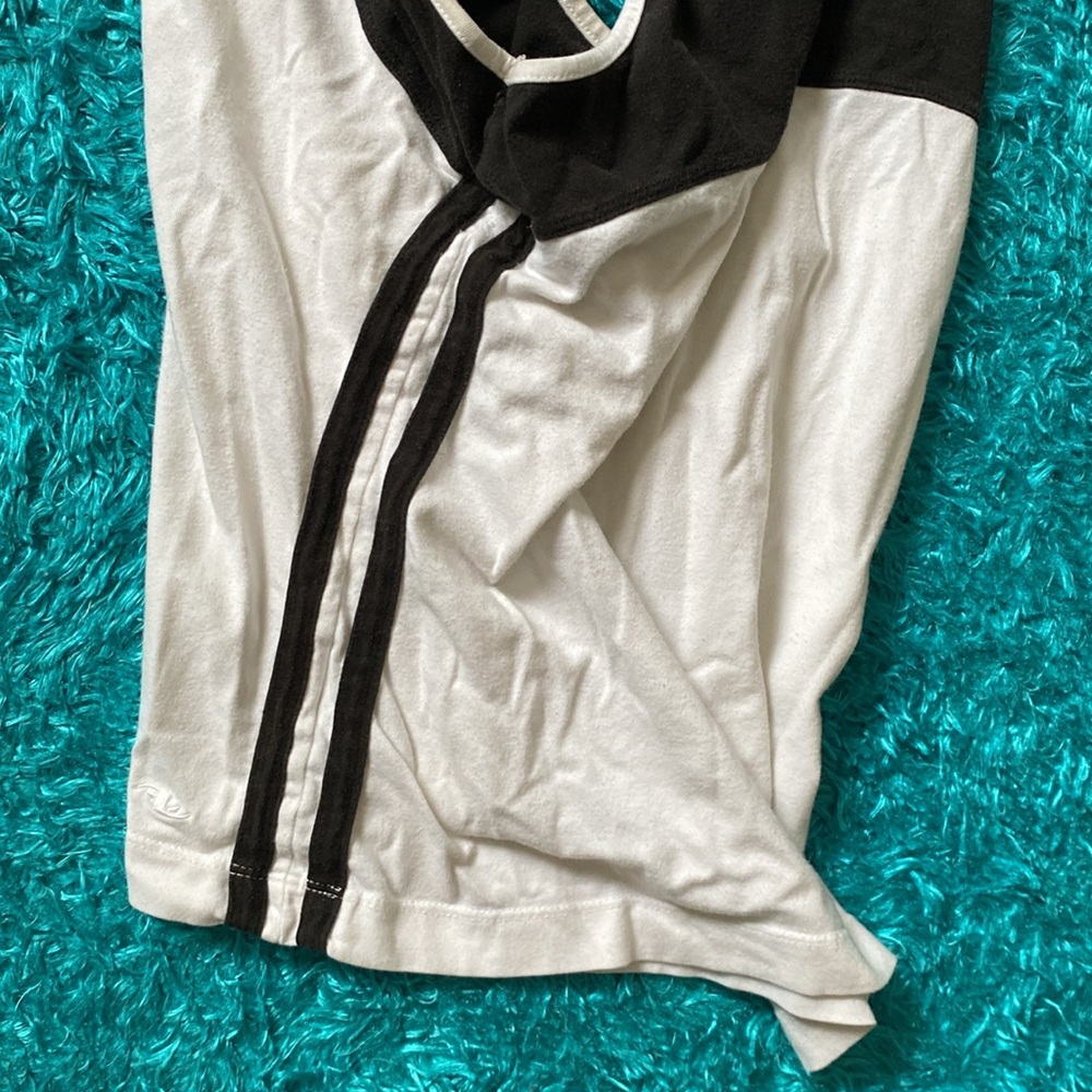White and Black Sleeveless muscle Top - Picture 16 of 17